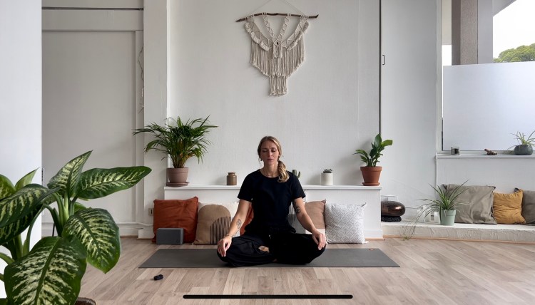 om studio royan yoga méditation